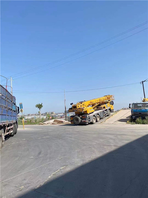 崇州市25吨吊车的租赁价格大概是多少？